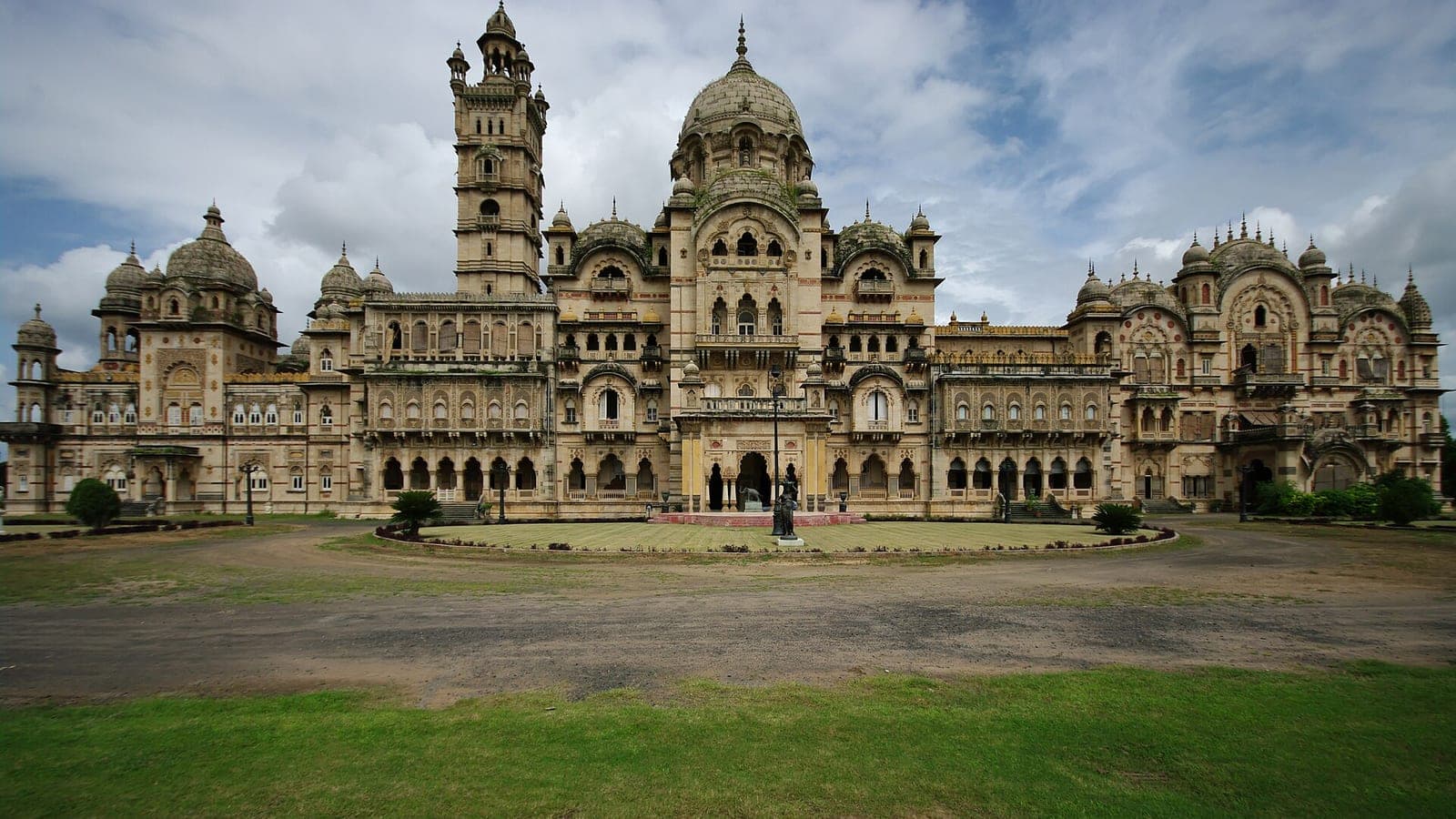 Packers and movers in Vadodara, Gujarat
